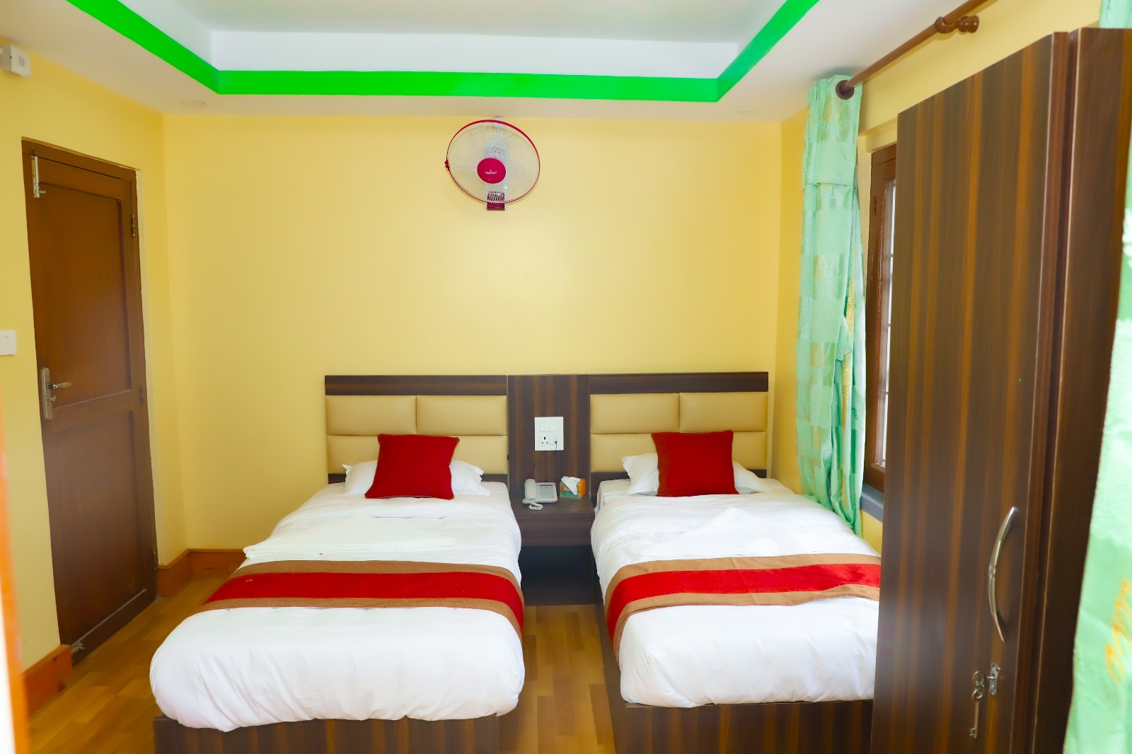 follow the sun boutique hostel